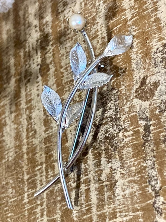Vintage Sterling Silver Leaf Brooch • C R Co Signed • Pearl Accent - Picture 5 of 16